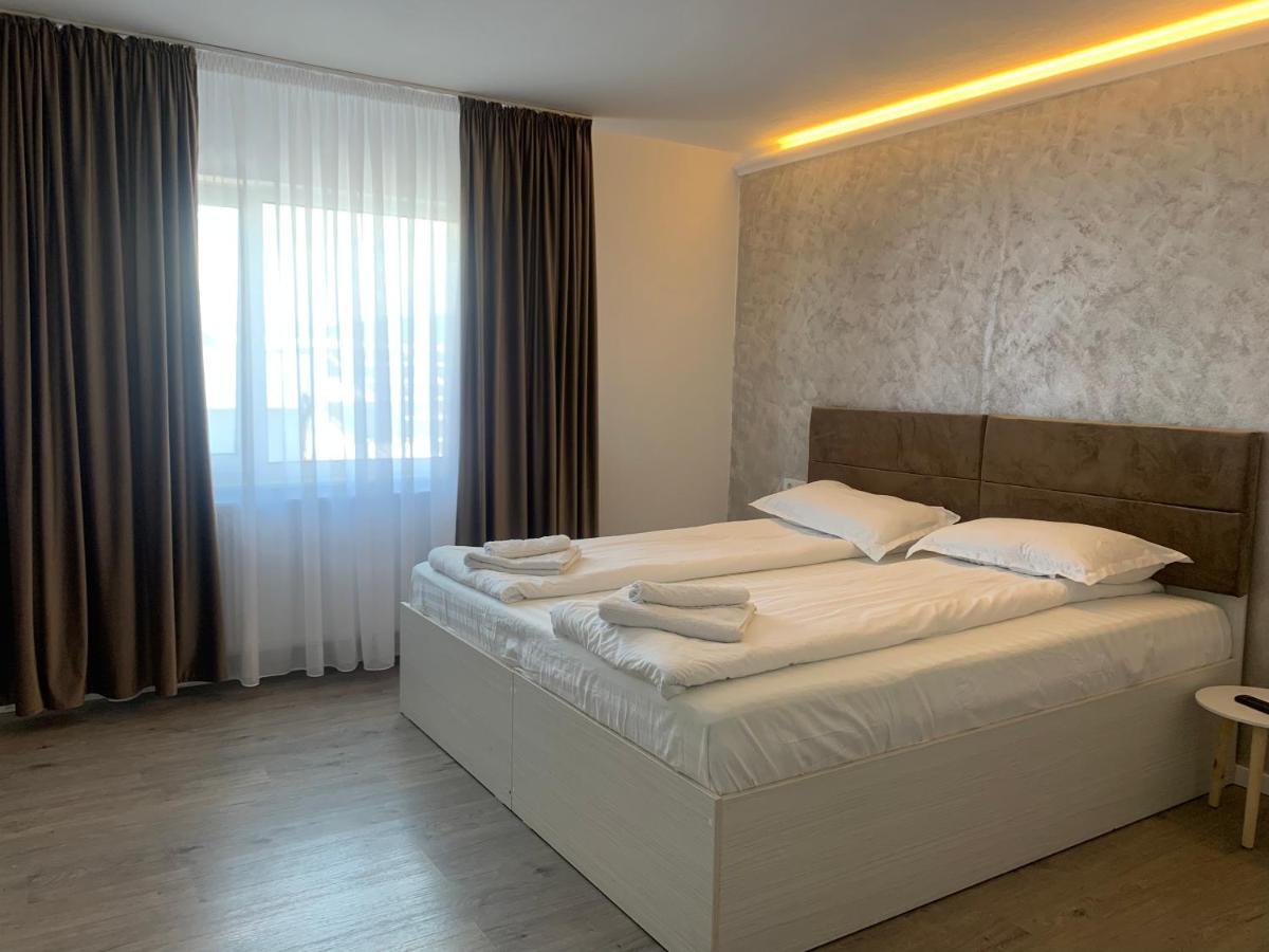 Wonderland Apartment Bistriţa Buitenkant foto