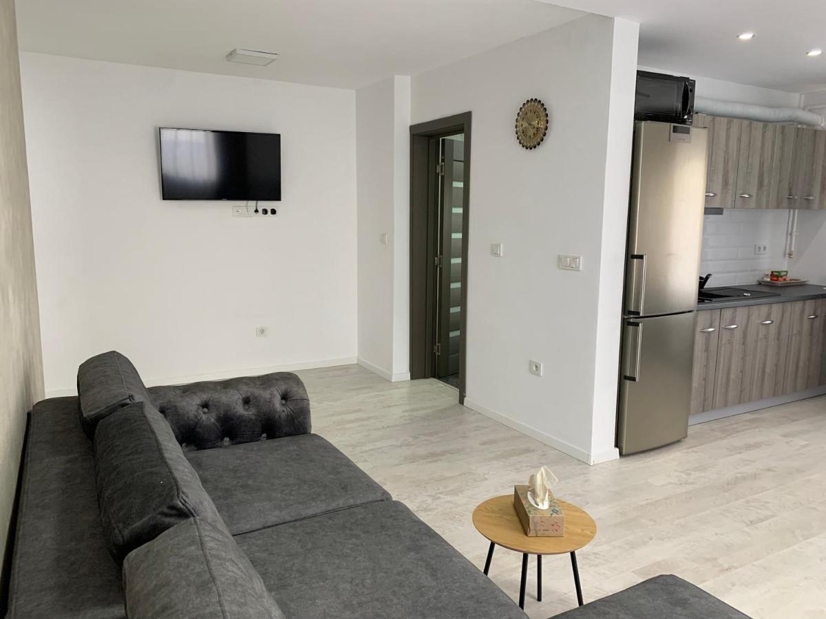 Wonderland Apartment Bistriţa Buitenkant foto